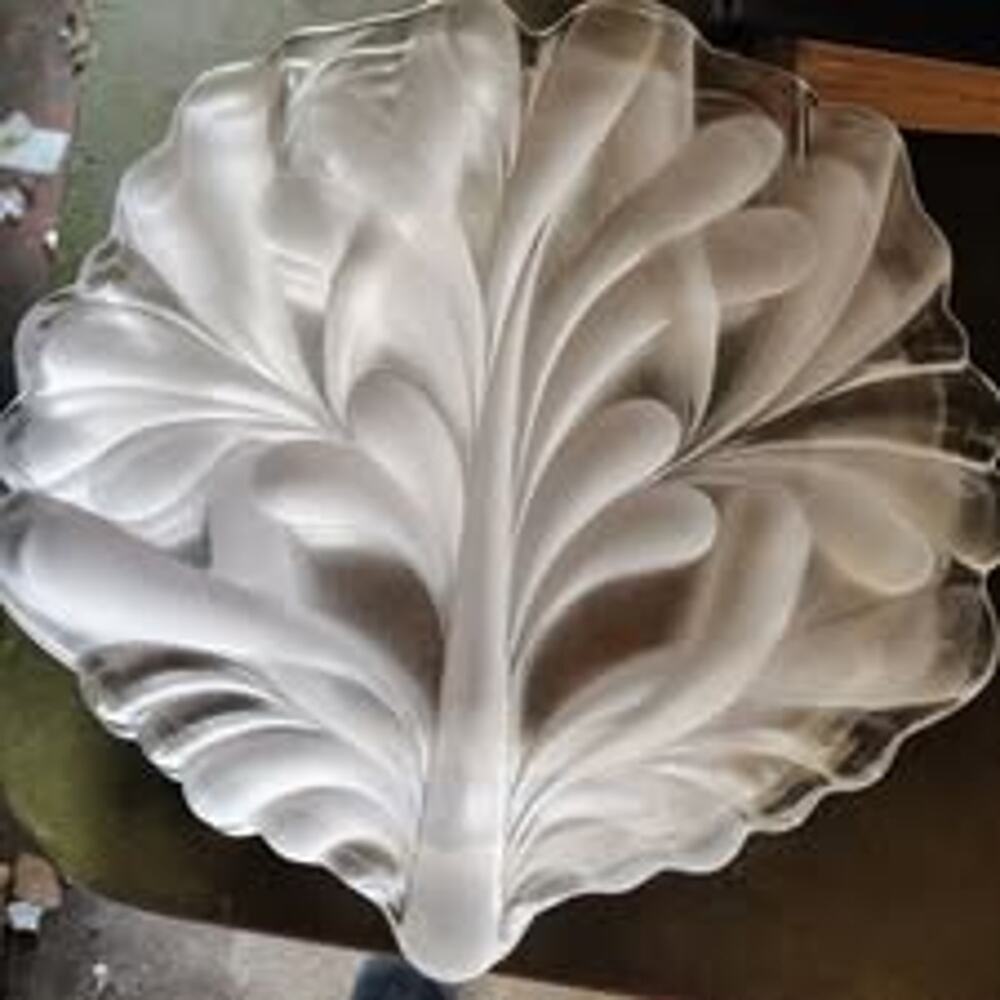 4 vintage Mikasa plates 70s, 9.5" frosted Folia design. No chips